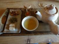 清眼茶とナツメチップ、カボチャの種、韓菓